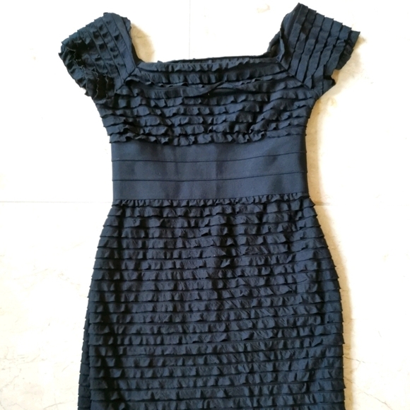 Max Studio retro 50's black tiered bodycon dress sz s - Picture 3 of 7